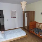 Sehr-Schoene-4-Raum-Maisonette-Fewo-Mit-110Qm-Balkon-Zentral-Preiswert-T7