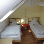 Sehr-Schoene-4-Raum-Maisonette-Fewo-Mit-110Qm-Balkon-Zentral-Preiswert-T7